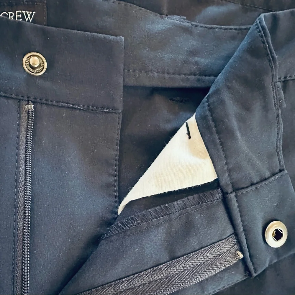 J Crew Men’s 9” Navy Shorts - Size 32 - Snap Button/Zip Closure